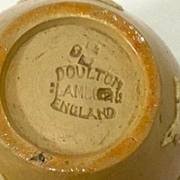 Vintage 1920 Small Doulton Lambeth Hunter / Harvest Cream Jug 3" High - Picture 5 of 5